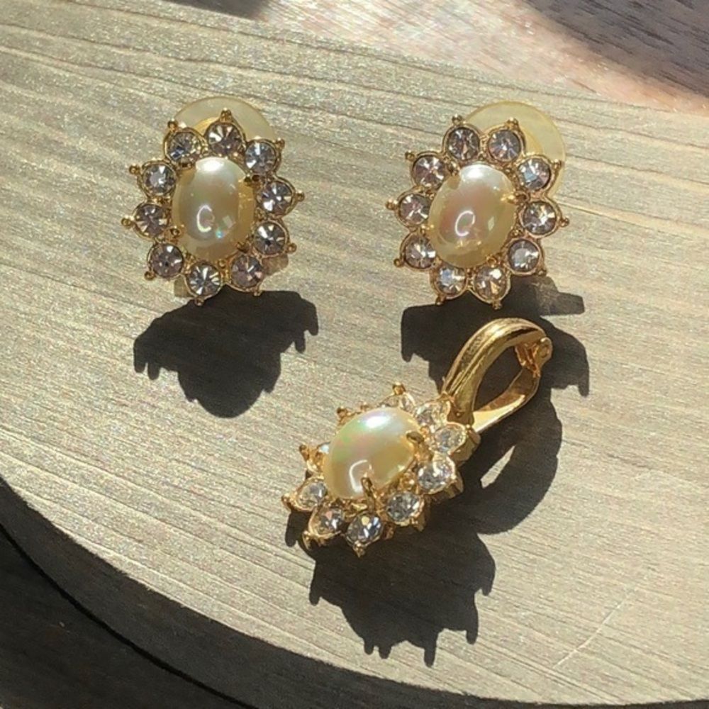 Roman earring and pendant set